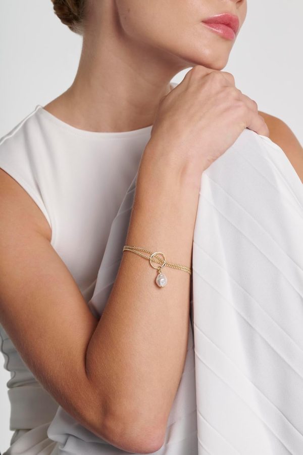 Modern Pearl Bracelet